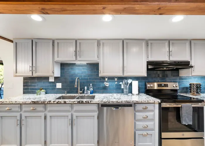 Holiday home Close To Trails With Hot Tub Putting Fire Pit Sedona