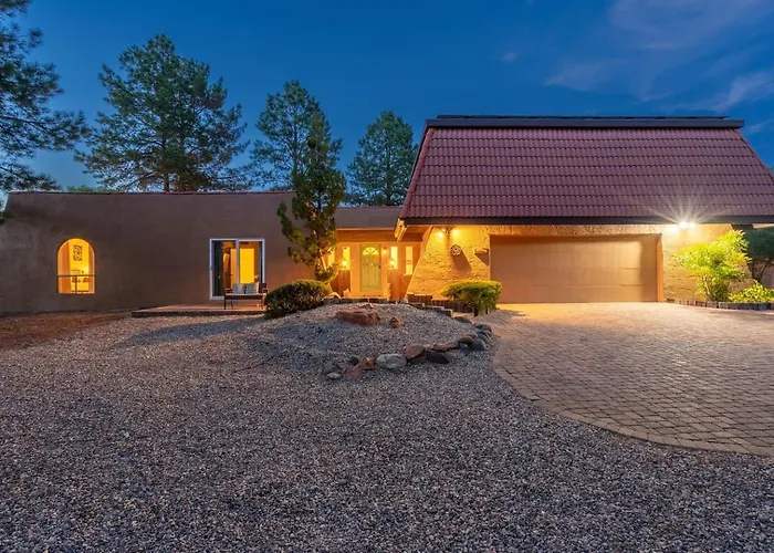 Holiday home Close To Trails With Hot Tub Putting Fire Pit *