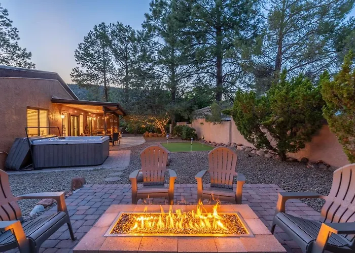 Close To Trails With Hot Tub Putting Fire Pit Holiday home