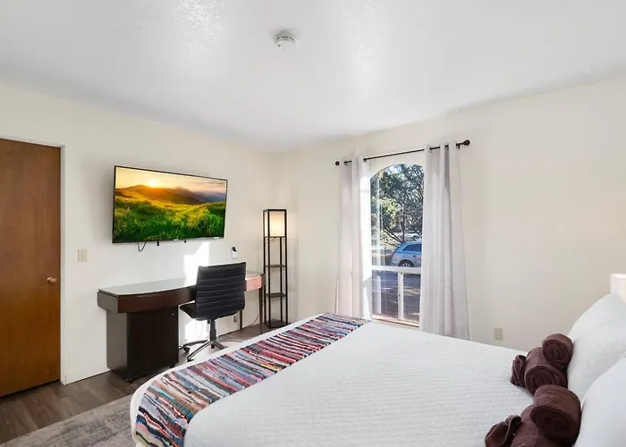 Close To Trails With Hot Tub Putting Fire Pit Holiday home Sedona